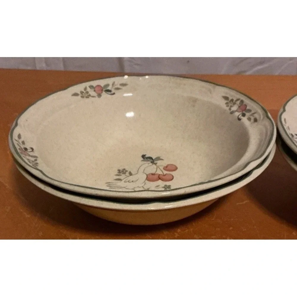 Vintage International Stoneware Marmalade Goose Cherry Cereal Bowls Set of 4